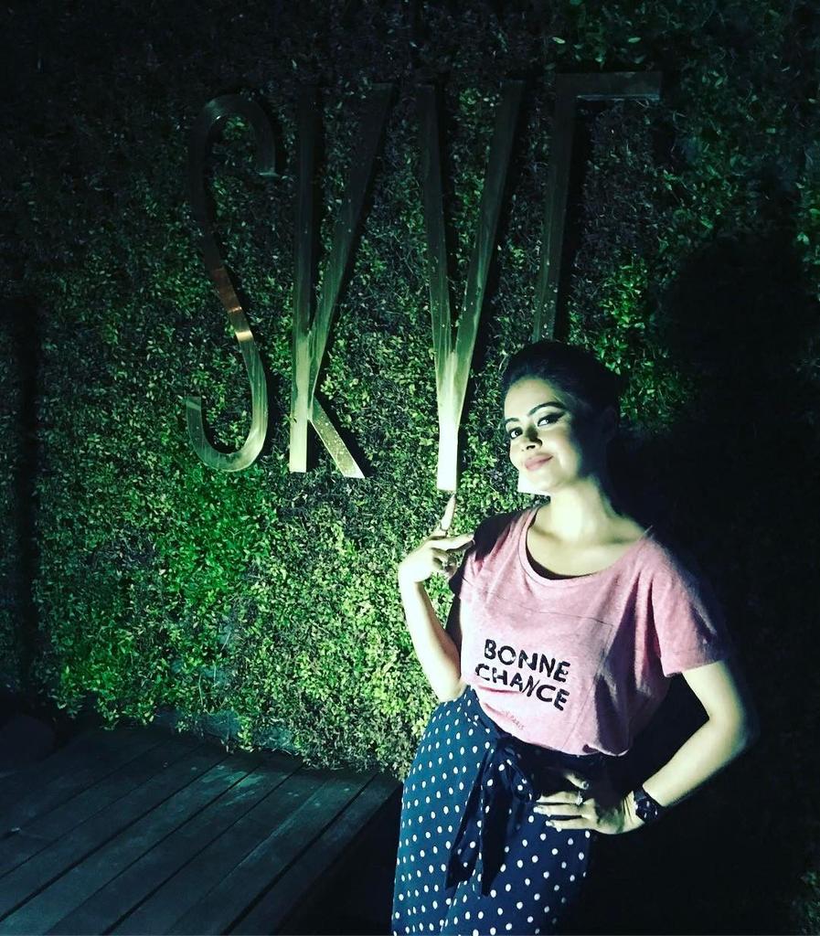 Siddhant_Rachit's tweet image. No doubt 
Only @Devoleena_23
𝓓𝓮𝓿𝓸𝓵𝓮𝓮𝓷𝓪❤
𝓓𝓮𝓿𝓸𝓵𝓮𝓮𝓷𝓪❤
𝓓𝓮𝓿𝓸𝓵𝓮𝓮𝓷𝓪❤

#DevoleenaBhattacharjee
#GopiBahu #SathNibhanaSathiya