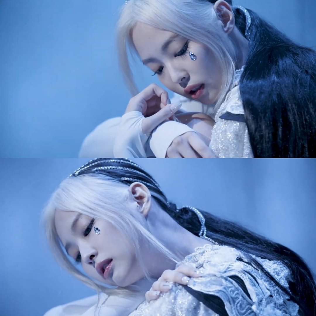 Junemeow3's tweet photo. How you like that #HowYouLikeThat #BLACKPINK #JISOO #HYLT #LISA #BLACKPINKISCOMING https://t.co/D9quf0PKCK