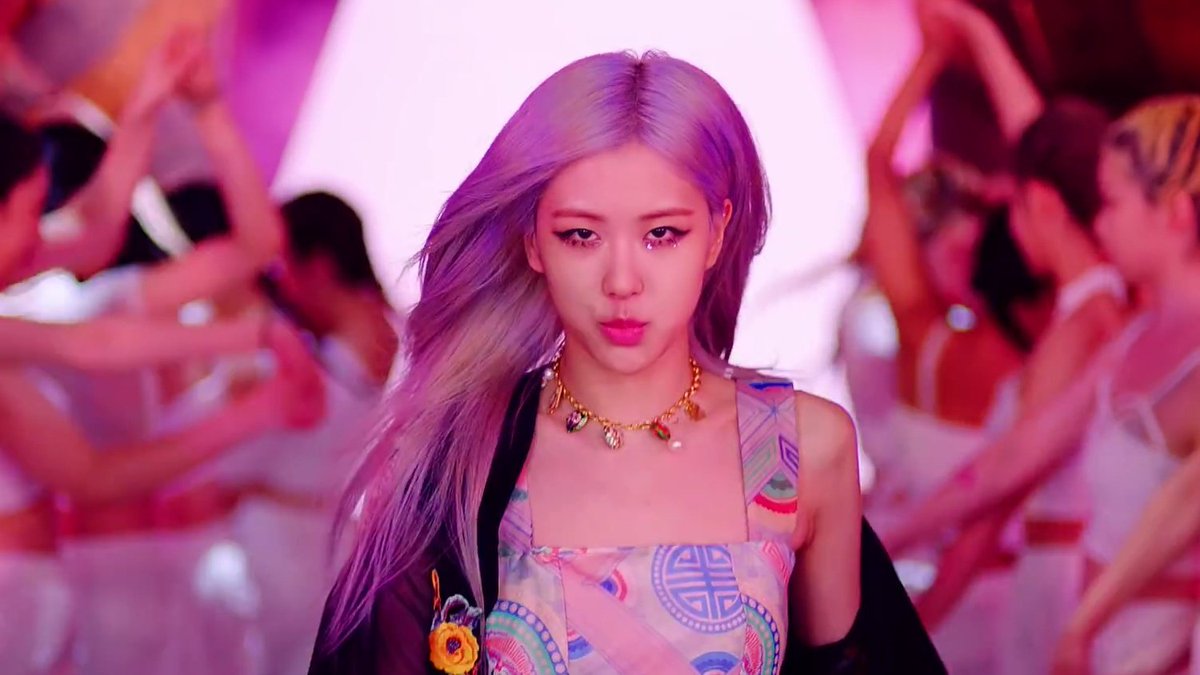 robrtcode's tweet photo. THE PINKS ❤ #HowYouLikeThat https://t.co/5XN8QppM9Z