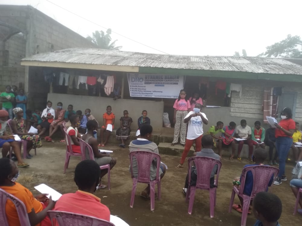 MesodeQueent's tweet photo. It was a great time spent empowering girls on menstruation and the leadership of girls/women in times of crisis. As leaders lets contribute in building stable, healthy, peaceful and a productive society. @WfacCmr, @LekuNakou, @AndPyla, #FightAgainstCOVID19 https://t.co/PIaY2WJrhH