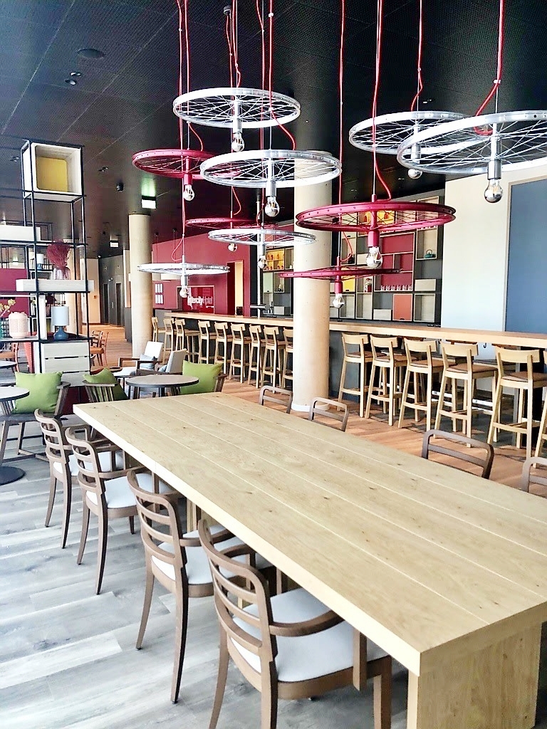 IntercityHotel goes Saarland! Ab dem 1. Juli 2020 begrüßen wir unsere Gäste im modernen Matteo Thun-Design mitten in der Stadt. Opening Special ab 59 Euro pro Nacht inklusive Frühstück, FreeCityTicket für den ÖPNV und WLAN: fcld.ly/5va8bfy #intercityhotel #saarbrücken