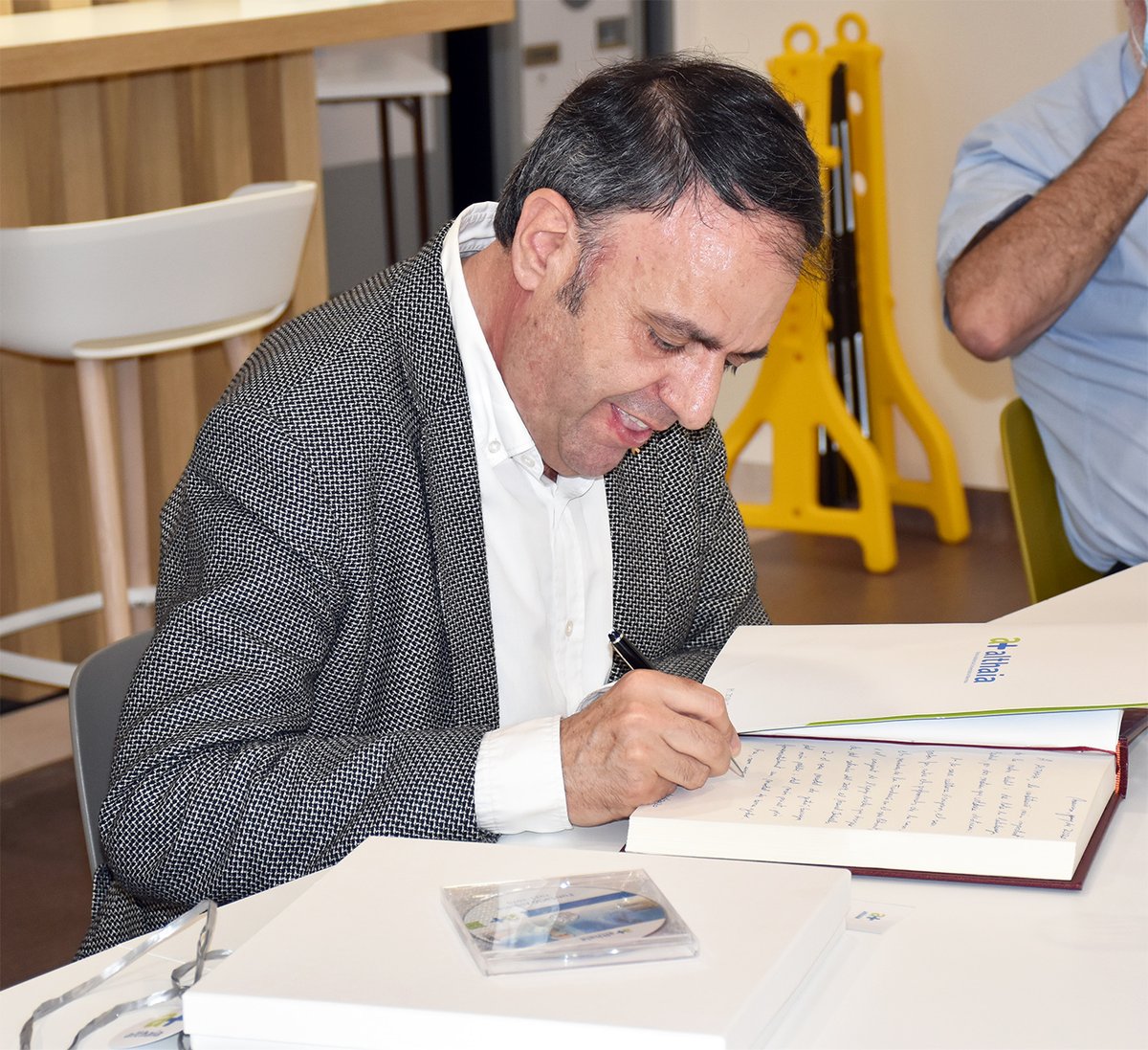 Moltes gràcies <a href="/ValentiJunyent/">Valentí Junyent 🎗</a> per aquests 9 anys de treball i dedicació al capdavant del patronat d'#althaiamanresa. Durant aquest temps hem aconseguit fer realitat reptes importants per #Manresa i la Catalunya Central en l'àmbit de la salut