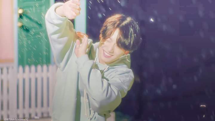 soju_min's tweet photo. International playboy 
#StayGold 
#StayGoldOutNow https://t.co/SscIVrq4RX