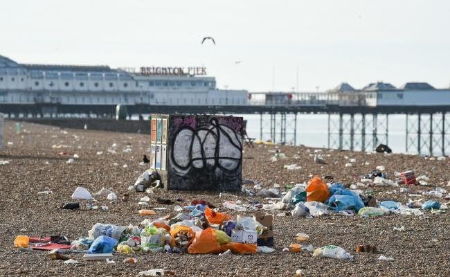 HugoSAS's tweet photo. Please help protect our beaches. 🌎💙🌊 🐋🦀🦑🐟
Take your plastic &amp; packaging home &amp; recycle it. ♻️♻️♻️
#PlasticFreeCoastlines #SurfersAgainstSewage

📷 @HarryBullmore https://t.co/R4f4la44UZ
