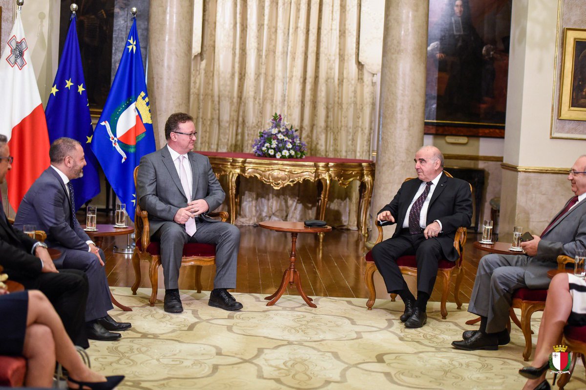 Illum iltqajt ma’ rappreżentanti tal-@maltaenterprise u flimkien iddiskutejna kif il-pajjiż jista’ jerġa’ jikseb suċċessi ekonomiċi u joħroġ mill-isfidi li qed tkompli toħloq il-pandemija tal-Covid-19. Sħaqt fuq l-importanza ta’ bilanċ aħjar bejn l-ekonomija u l-ambjent. https://t.co/18Snn70jIa