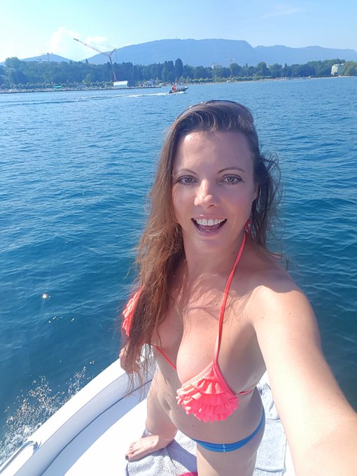 Bonne journ&eacute;e les amis BizzXXL 💞 https://t.co/w8SXxVu7Ad