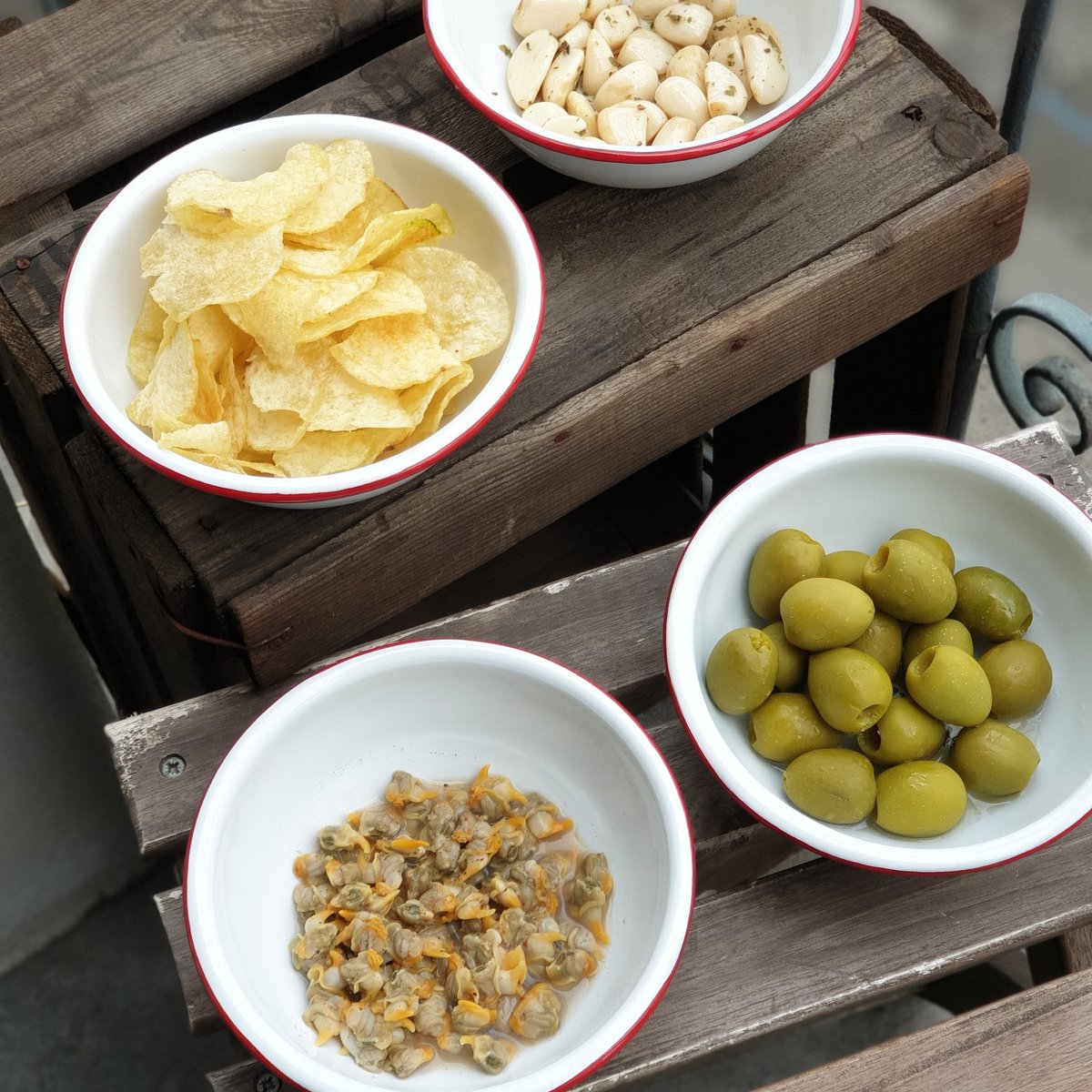 tuaperitivo's tweet photo. ¿Te apuntas a disfrutar con nosotros? 😉
▪︎
https://t.co/f9BKHnvn1e
▪︎
#masterchef #cuinas #cuina #aceitunas #olivas #olives #ellegourmet #chips #berberechos #aperitivo #aperitiu #tuaperitivo #compartir #paracompartir #vermut #vermouth #productesdeproximitat #productorscat https://t.co/HhWZ8pYcpc