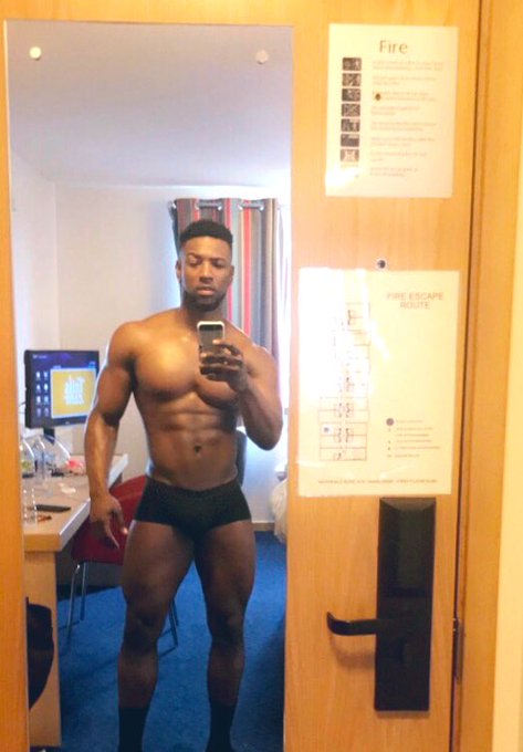 might aswell....?
https://t.co/zuvvZdt8aF

@EReviewpage @SexyMenOnIy @BlkStrippersLV @new_gaywanking