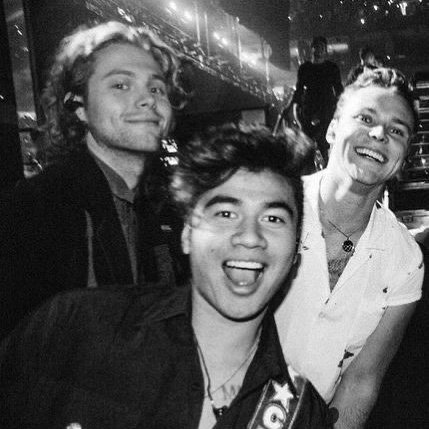 michael is missing on the other pic but anyway