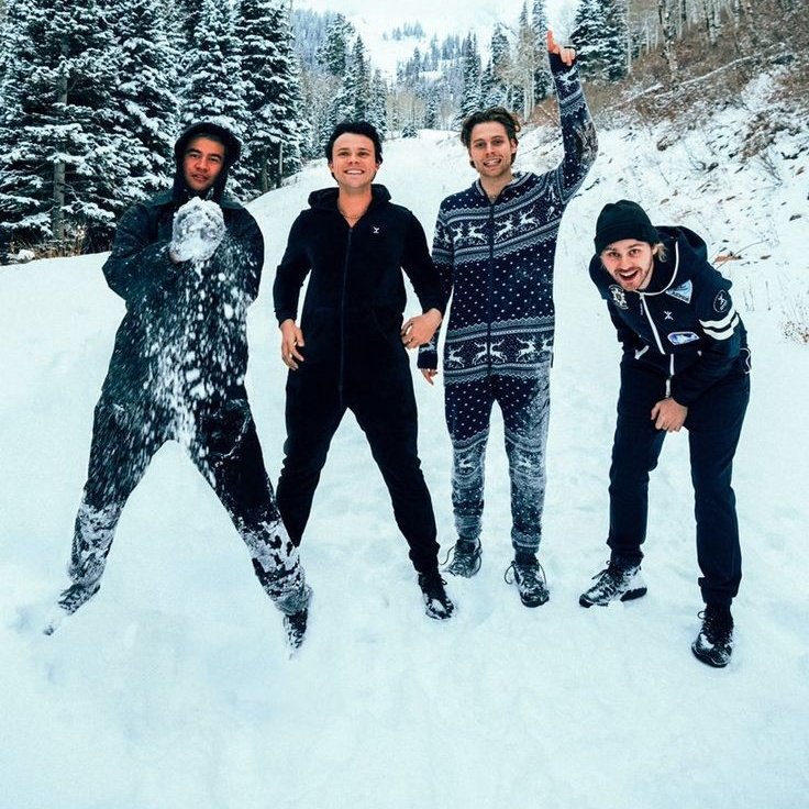 it's never too early for christmas vibes okay