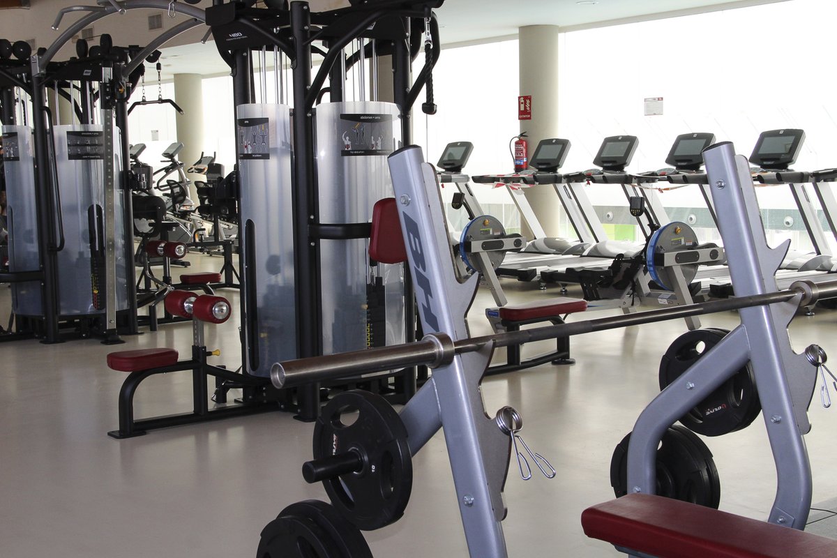 Arganda_Ayto's tweet image. Las clases deportivas colectivas volverán a impartirse desde el 1 de julio en la Ciudad Deportiva Príncipe Felipe y en el polideportivo Virgen del Carmen y se recuperará la atención presencial para trámites administrativos en la Ciudad Deportiva #Arganda
cutt.ly/CivzZWr