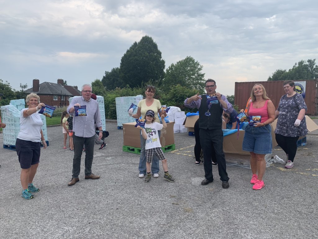 The brilliant  @TRJFProject volunteers here  @ParklandsLeeds