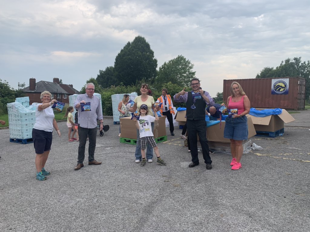 The brilliant  @TRJFProject volunteers here  @ParklandsLeeds