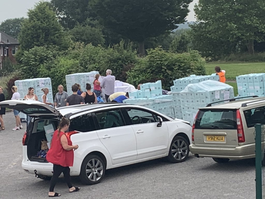 The brilliant  @TRJFProject volunteers here  @ParklandsLeeds