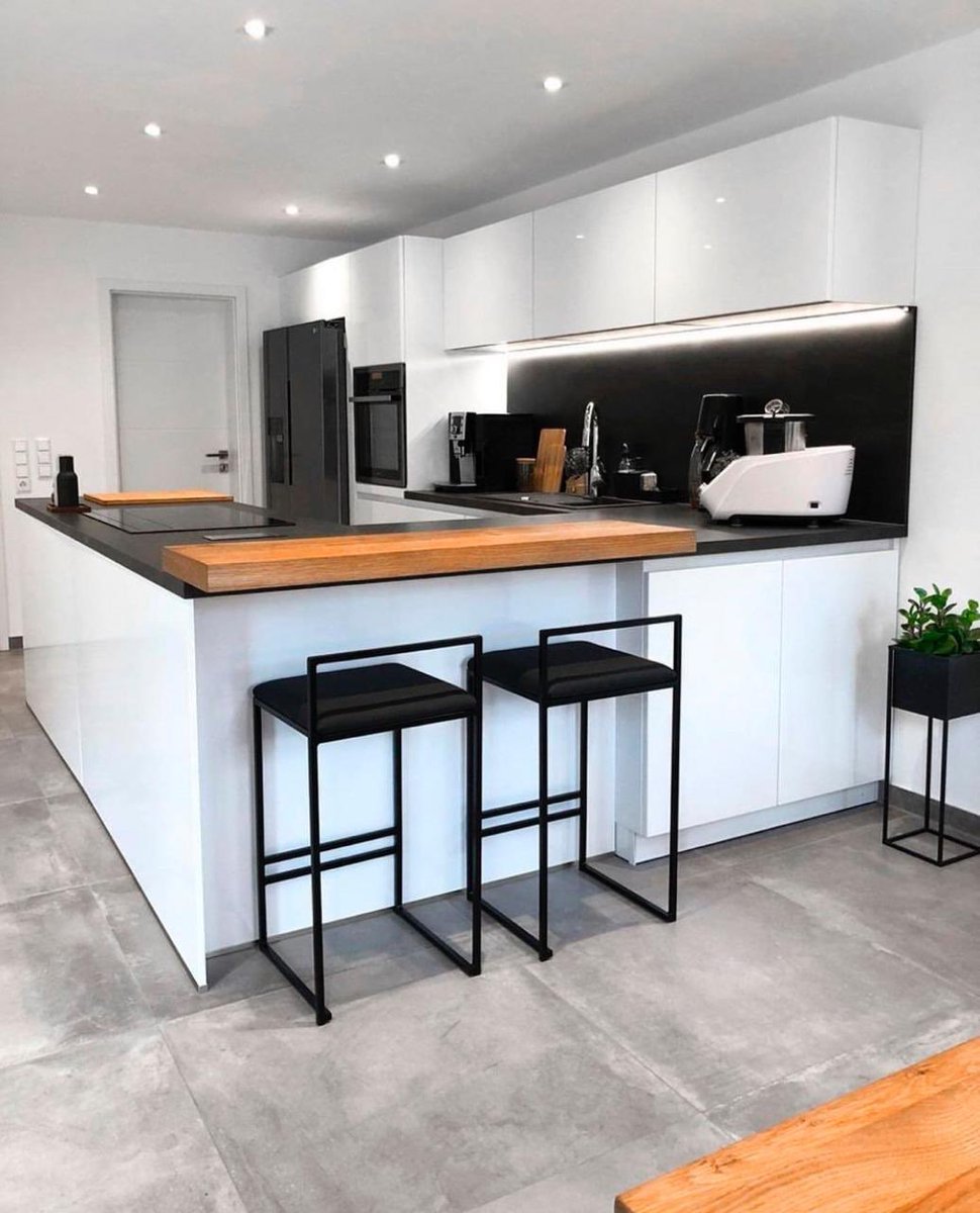 INTERIORPORN1's tweet photo. This modern looking kitchen is amazing https://t.co/HGFUJAQ6Ry