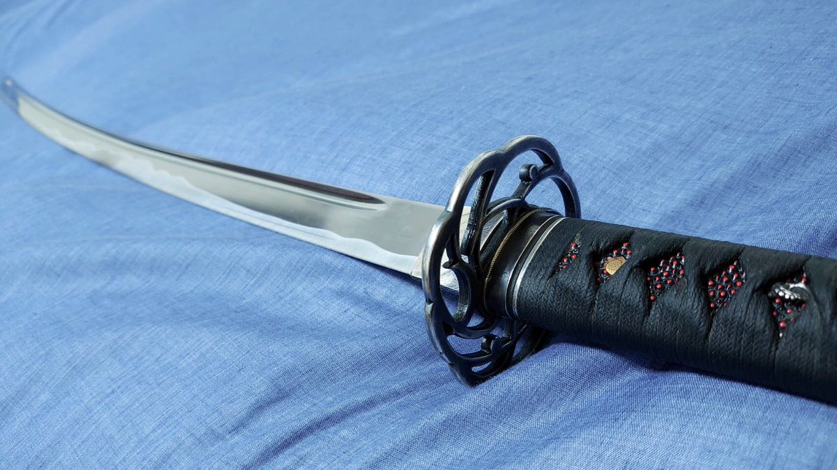 山形大学居合道同好会 No Twitter 愛刀紹介 持ち主 工学部4年 男 刀の名前 黒耀 名前の由来 黒統一の色から 黒曜石の名前を取り 銀金具が光り輝くことから 曜 の字を 耀 とした 春から山形大学 春から山大