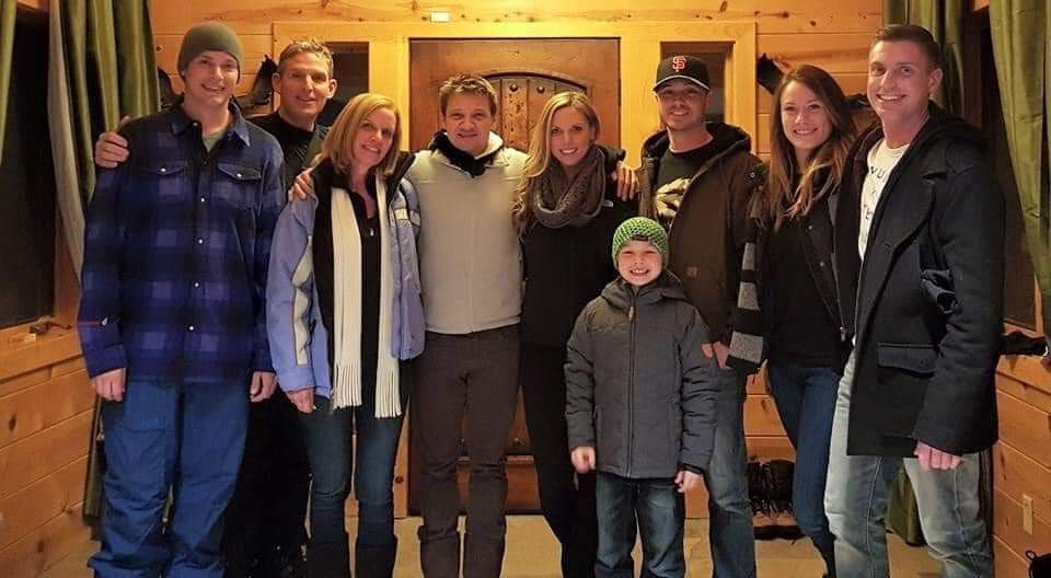 DeborahSkidmo12's tweet photo. @ChrisEvans @MarkRuffalo @RobertDowneyJr @chrishemsworth @JeremyRenner Jeremy did a movie called kill the messenger. Gary's son Eric would like to have Jeremy sign his father's bow. Please help the Webb family get this to Jeremy. https://t.co/AfvIGIQ32h