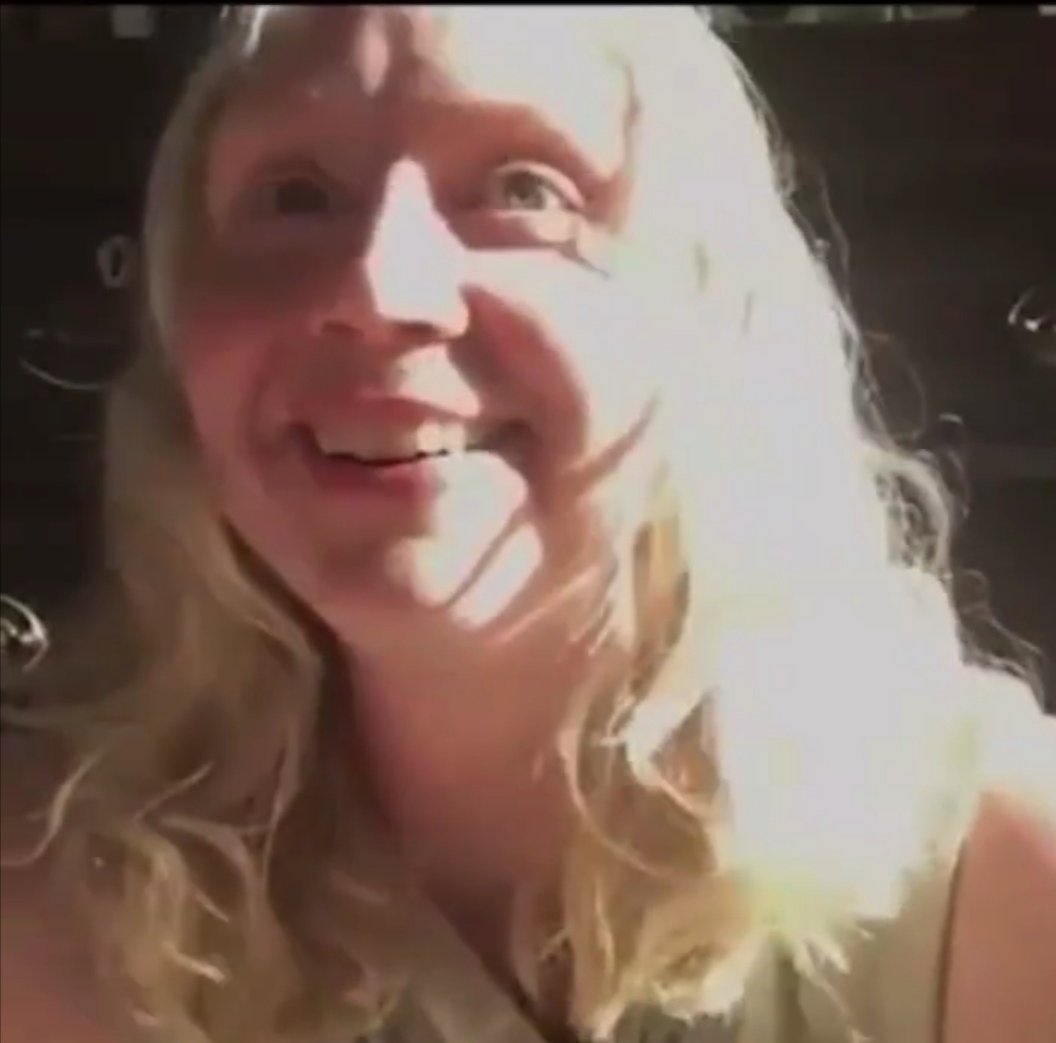 Iamnolady's tweet photo. Seeing @lovegwendoline this happy made my day 💙 https://t.co/1x1Mgey2HD