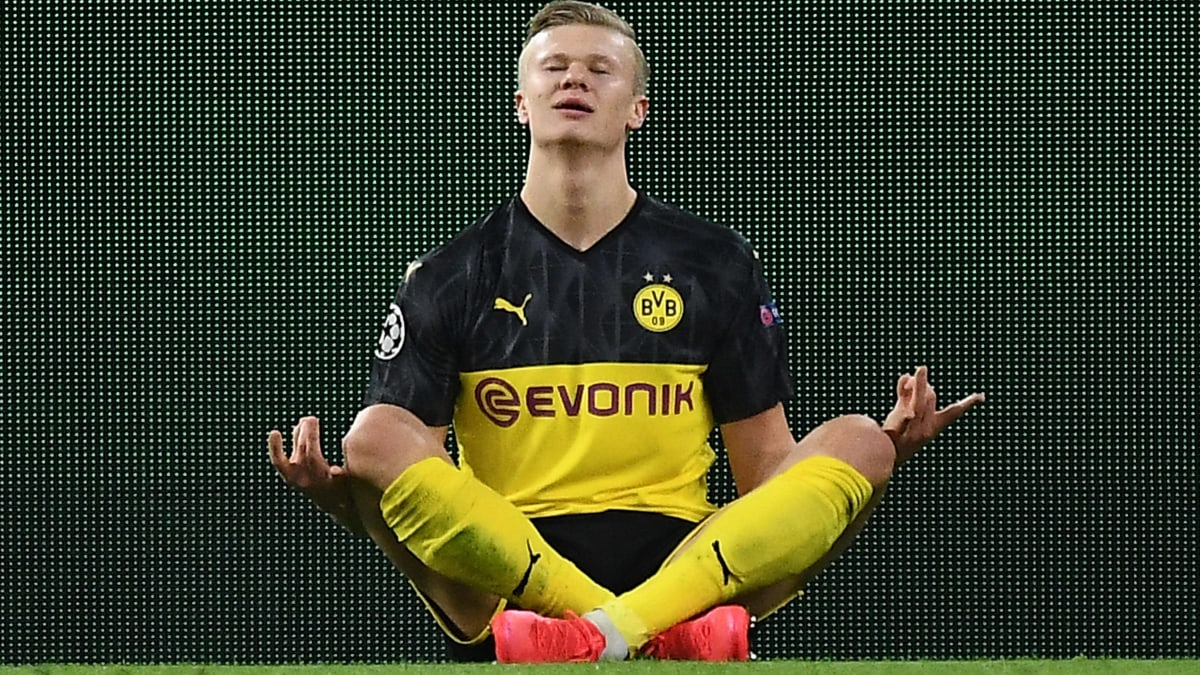 Don_Toni7's tweet photo. 🗣️ #Haaland: "Dortmund ist einer der größten Klubs der Welt, und ich habe hier einen langfristigen Vertrag unterschrieben und bin - wie Sie sagen - gerade erst angekommen. Deshalb denke ich überhaupt nicht darüber nach, den Klub schon wieder zu verlassen." #BVB

🗞️@WAZ_Redaktion https://t.co/wkUySCr7GU