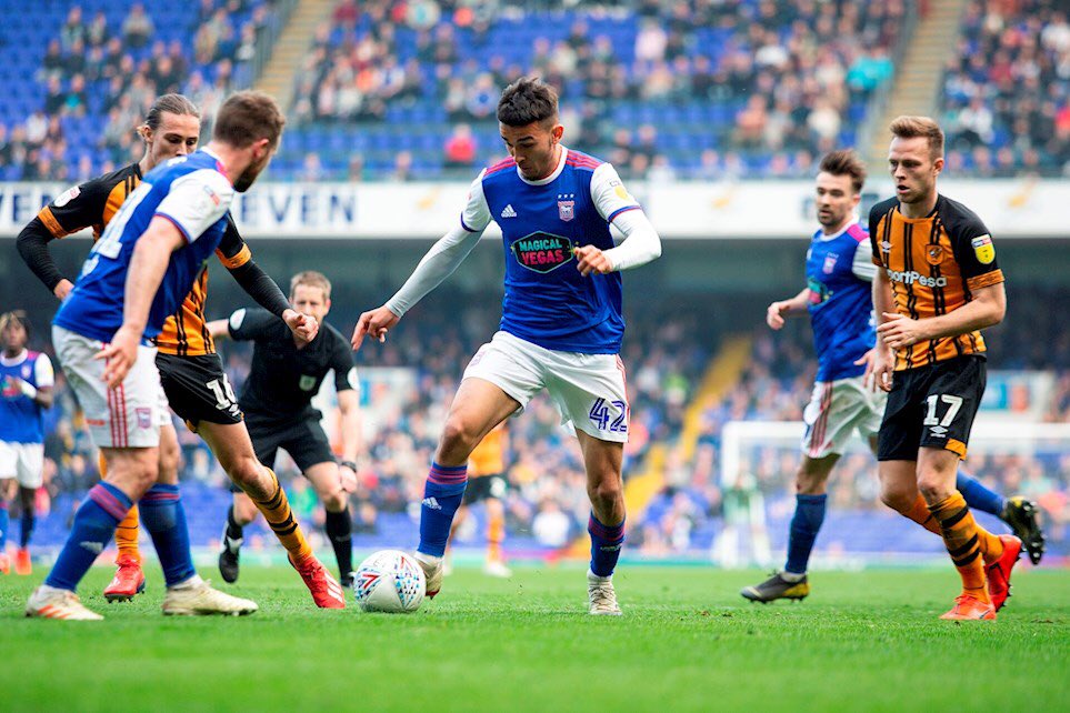  @idris92__ ... Had a decent little loan spell with Cambridge & the fans raves about him until he got injured.He demands the ball and makes stuff happen. An exciting youngster. Dobra, El Miz and Lankester link up could be unreal  #ITFC