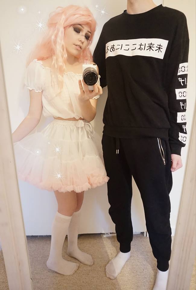 FaDelphine's tweet photo. This is Belle Delphine with her ex Goran Vigurs, who Rusty Fawkes (a Belle copycat) went as far as to start DATING HIM! @bunnydelphine @rustyxfawkes #belledelphine #rustyfawkes #ahegao #gamergirl https://t.co/O5husN4TyW