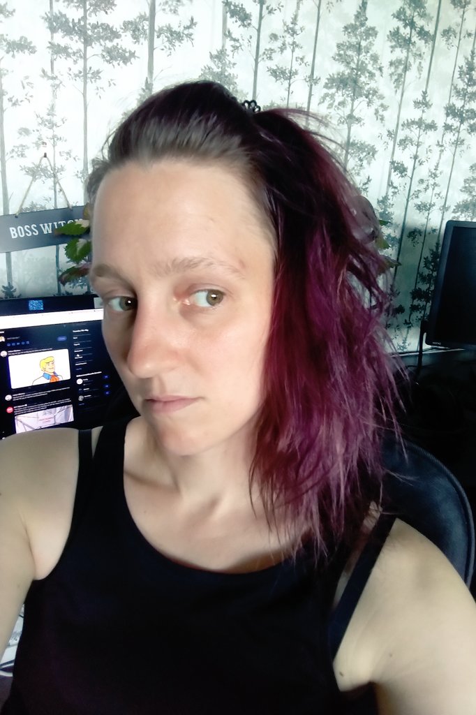 Ell Eastwood tweet media