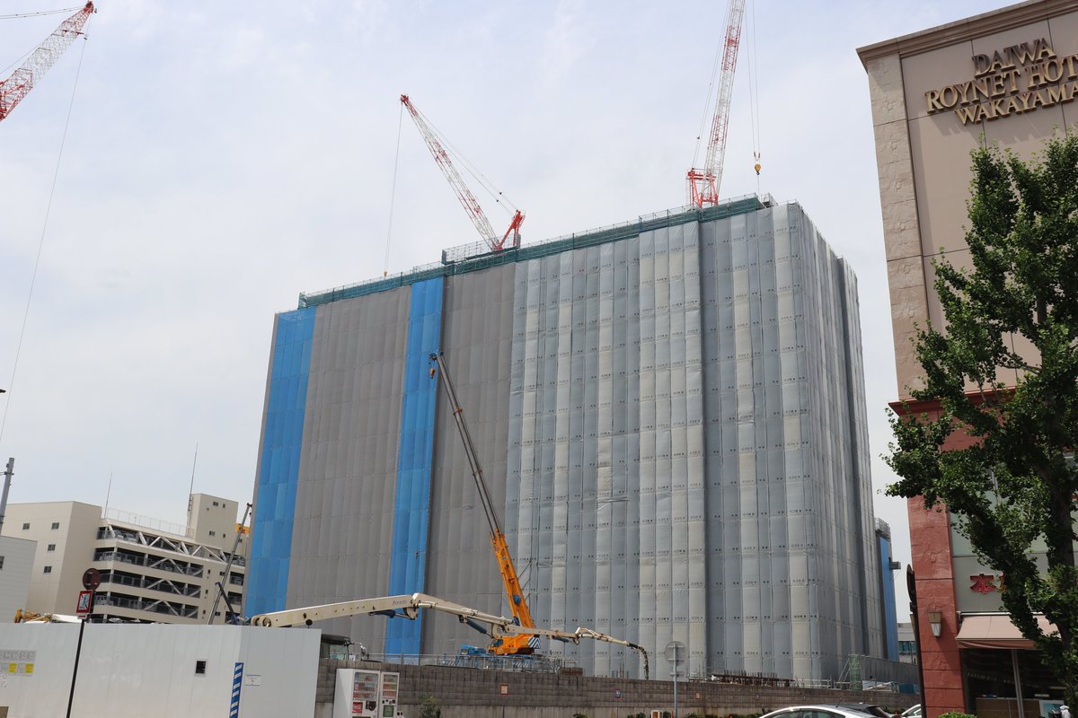 くろっしー No Twitter 和歌山県立医科大学薬学部のキャンパス 思ってたより大きな建物になりますね その手前の工事は市民会館の代わりとなる 和歌山城ホール 和歌山街中探訪