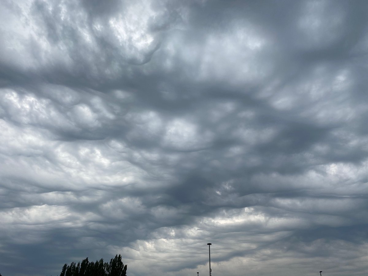 MichaelBreheney's tweet photo. @JonMitchellITV 

This morning’s cloud over Liversedge https://t.co/7wi2fHu8Z5