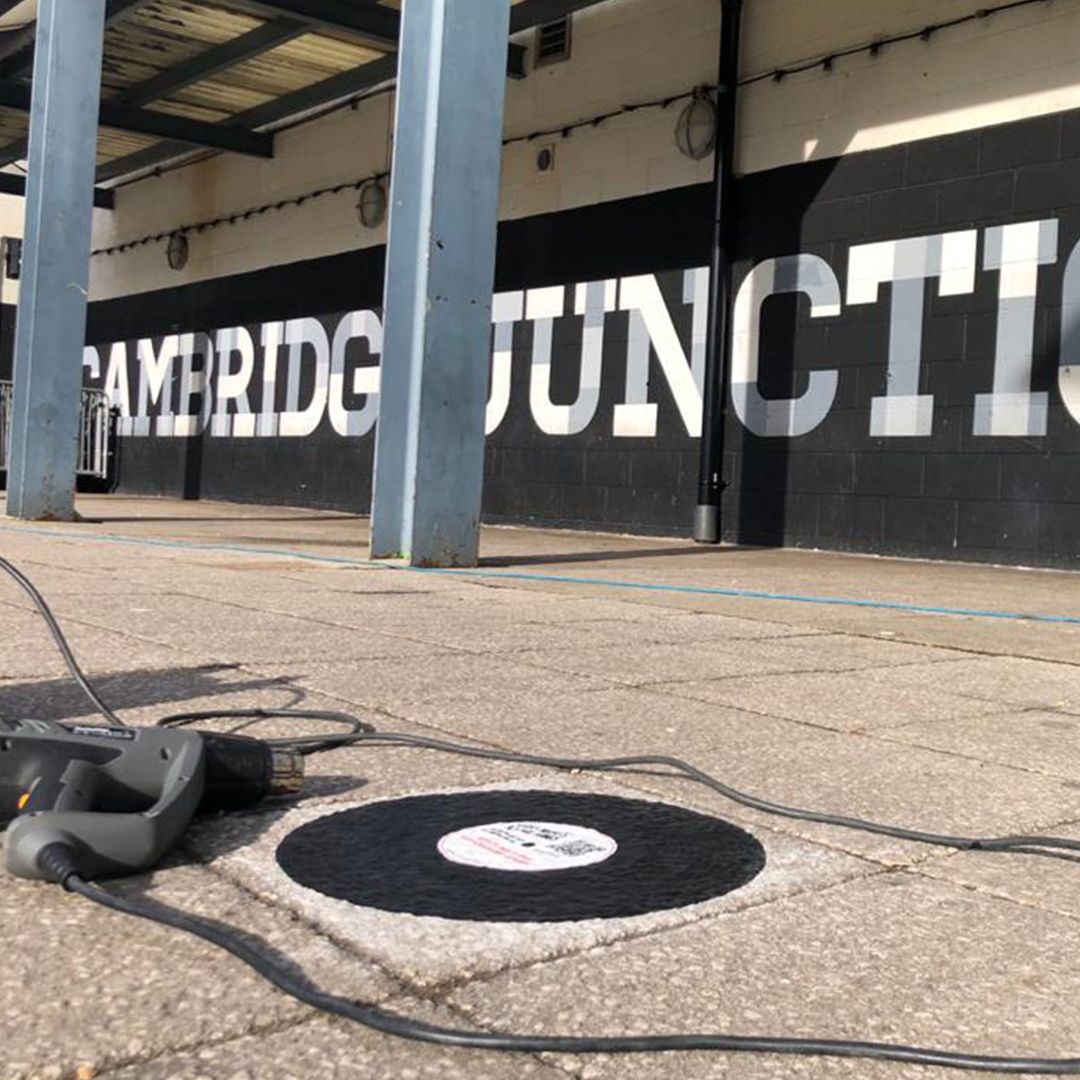 Footprint_SG's tweet photo. New vinyls installed for @cambridgejunction 👀
#vinyl #vinyls #vinylrecords #graphics #sign #signage #floorgraphic #cambridgejunction #cambridge #music #musicvenue #footprintsigns #footprintsignsandgraphics https://t.co/1q2AKgIelZ