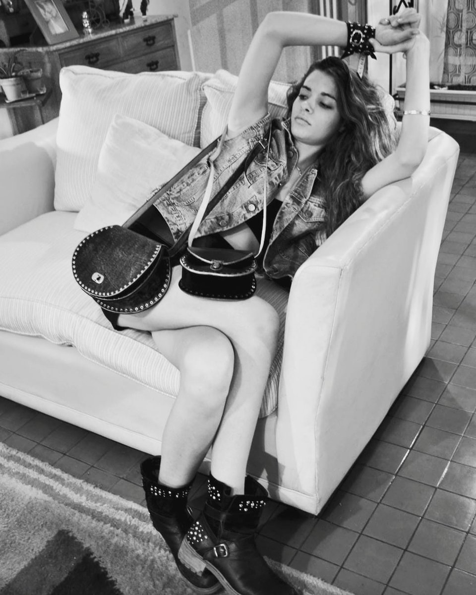 Cueroyalma's tweet photo. Viernes HomeParty 🤟😜 https://t.co/dnU6XWKFMV