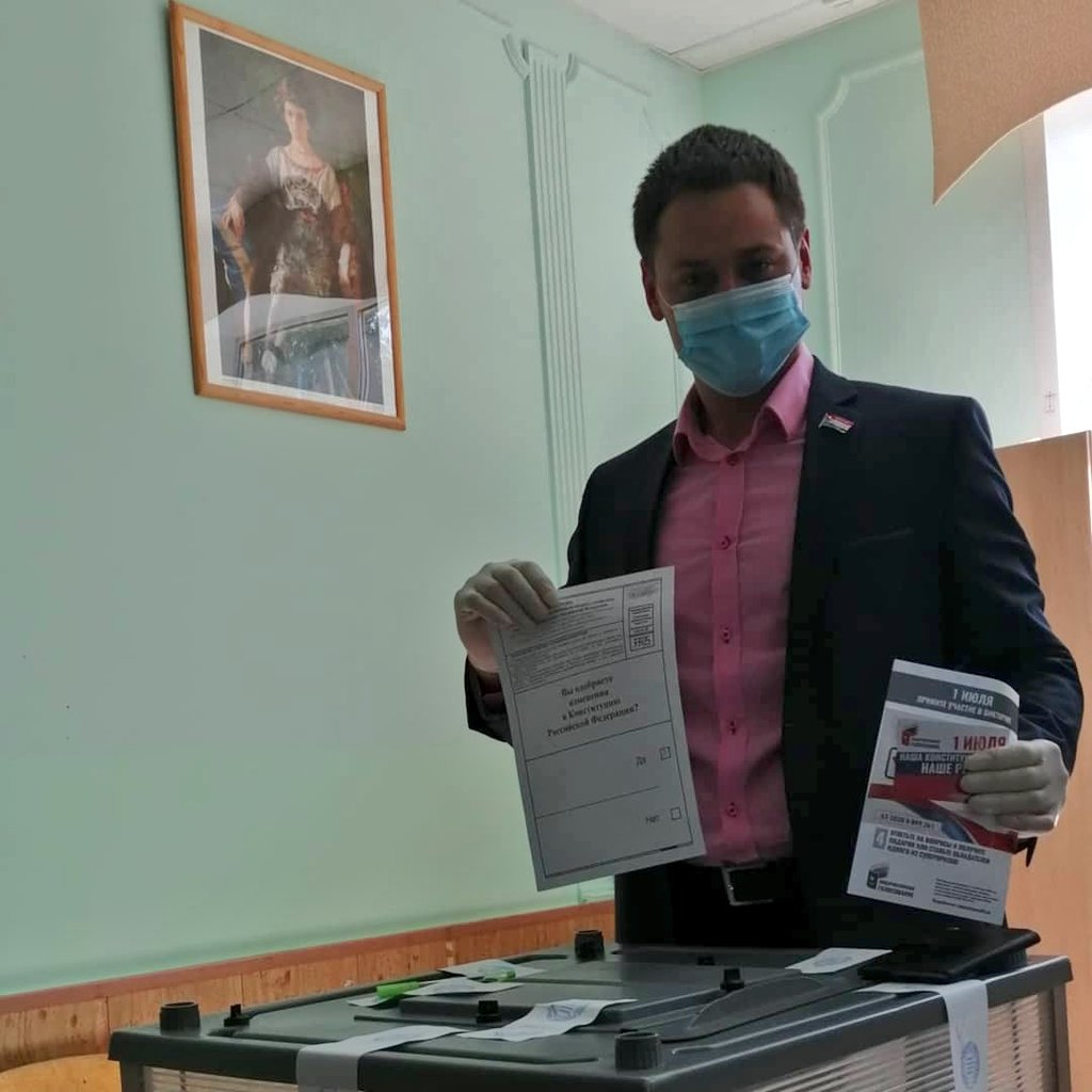 #ЕР63 #ОГ63 #Поправки63 Поддерживаю Президента В.В. Путина! проголосовал 🗳 сегодня за поправки к Конституции РФ на своём избирательном участке в школе N22!)