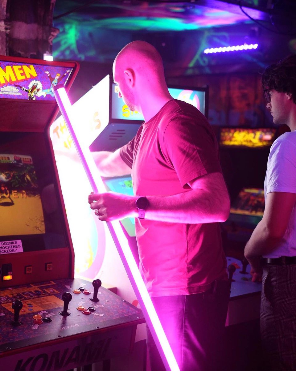 The legend Nathan Jones getting busy behind the camera 🎥 (and putting those Asteras through their paces. 💡)

Stream/download ‘Making Room’ NOW on all major music platforms. 🎵🎧

#behindthescenes #makingroom #setlife