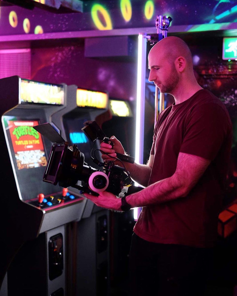 Ch_Infinity's tweet photo. The legend Nathan Jones getting busy behind the camera 🎥 (and putting those Asteras through their paces. 💡)

Stream/download ‘Making Room’ NOW on all major music platforms. 🎵🎧

#behindthescenes #makingroom #setlife https://t.co/BEzmGPRn3W