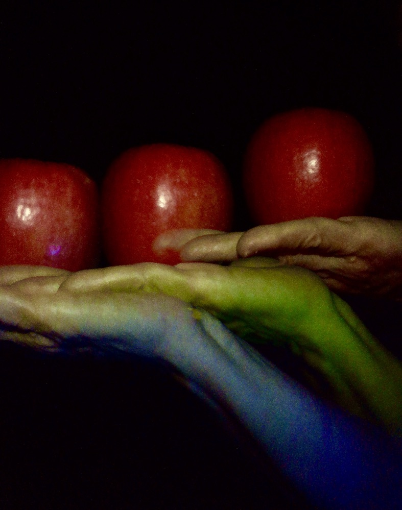 cateheroman's tweet photo. More #tinkering with multicolored LED, StobeLight app, and Slow Shutter Cam app. #LightUpOurDays #BlockBendBounce #makingandtinkering @TinkeringStudio @KnockKnockCM https://t.co/PJdeesfdJm