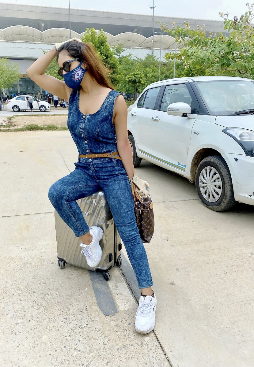 Nehhaamalik's tweet photo. Finally Back In My Most Favourite City , My Second Home Chandigarh ♥️♥️🤩
#unlockphase1 #lockdown #covid19 #firstflight #chandigarh #punjab #chandigarhairport #mask #gloves #newnormal #newnormal2020 #maskon #gloveson #coronavirus #coronalife #airportlook #travelgram #NehaMalik https://t.co/MRwxa4iag3