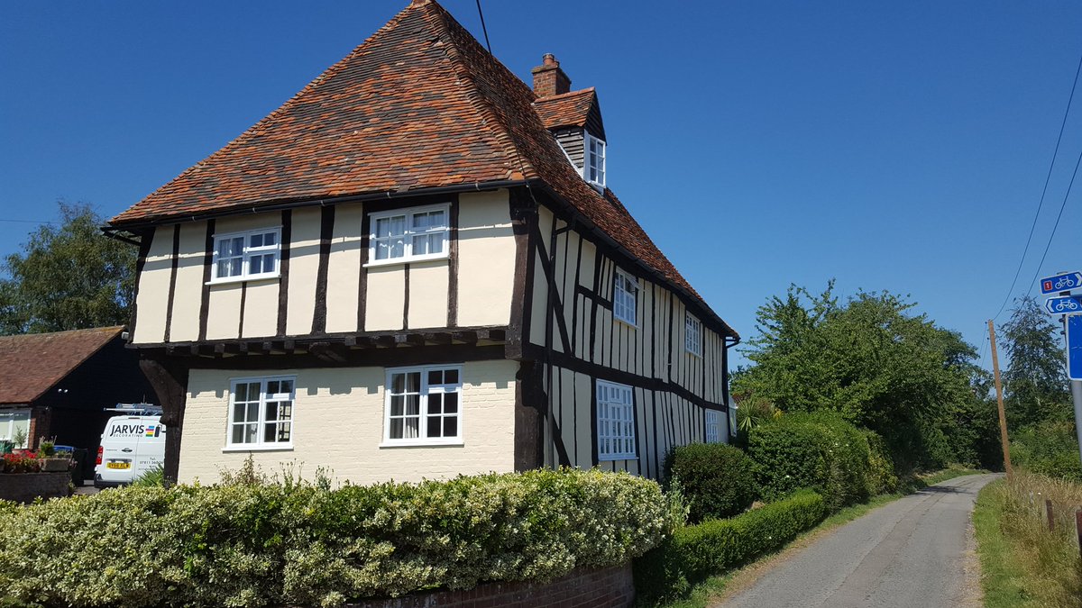 JarvisDecorati2's tweet photo. Finished the exterior of this 15th Century property #15thcentury #countryhouse #weathersheild https://t.co/5VtYHcZIri