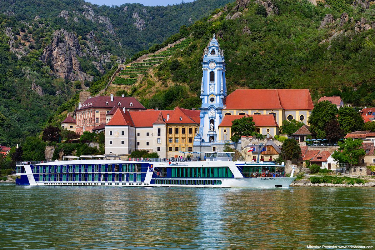 hdrshooter's tweet image. Views around the beautiful town Durnstein at the Danube river in Austria. Not really that far from Vienna. 

#durnstein #austria #danube #travel #photography