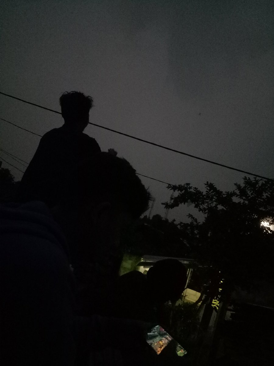 utamarizky23's tweet image. Mentang di kala senja #melayang