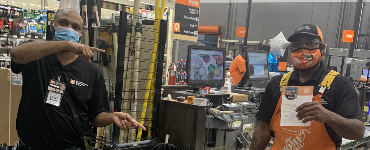 JeffRamasami's tweet photo. Thank you D24 associate Malcolm for your great energy and outstanding partnership with MET! Keep up the great work sir! #Store6852 https://t.co/HZl9i1B9WW