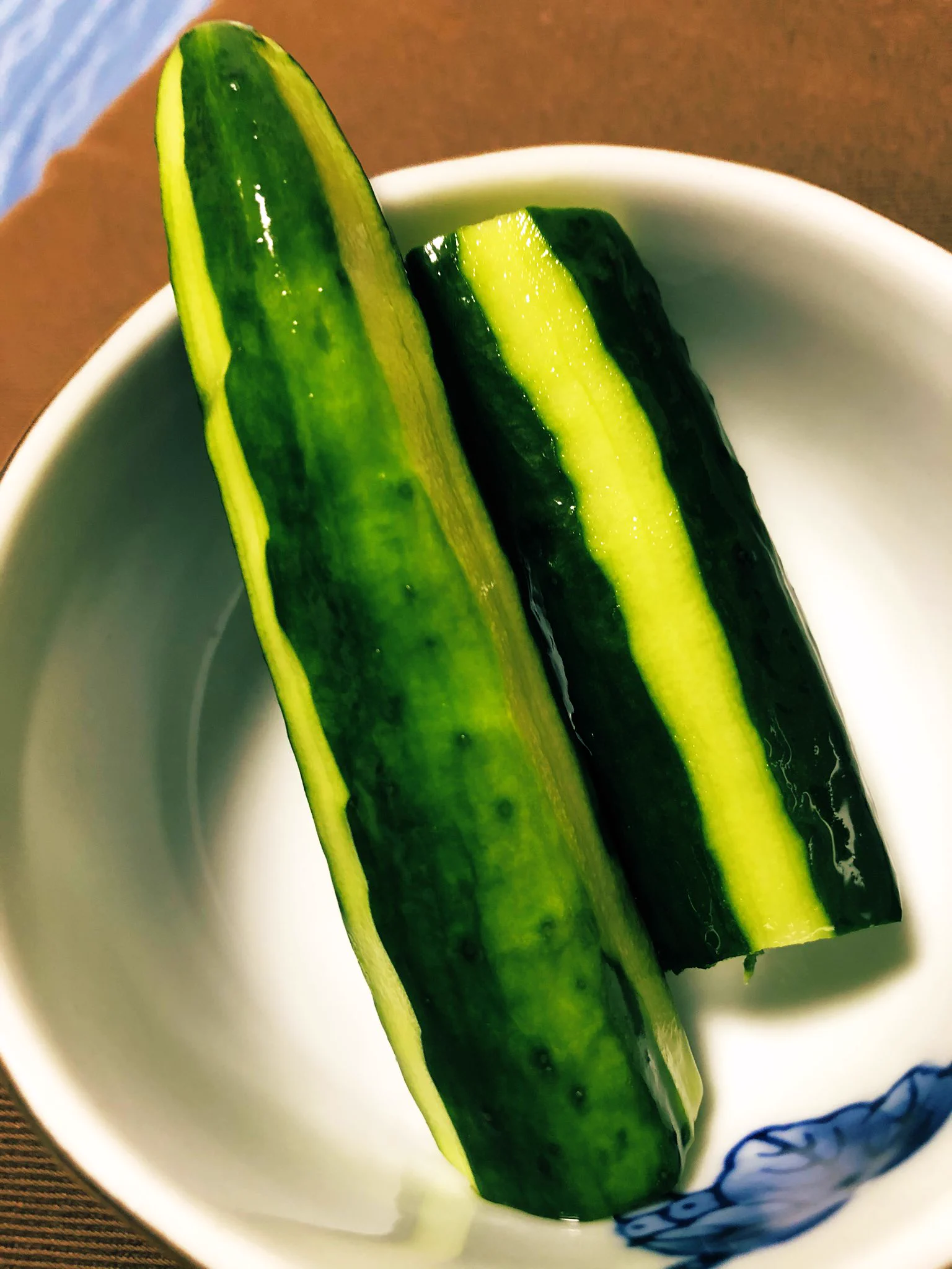 唐辛子の辛味が苦手なので抜きで。
でも全く問題なく美味🥒
お試しで1本分しか作らなかったので、次回はてんこ盛り作ろう😋  