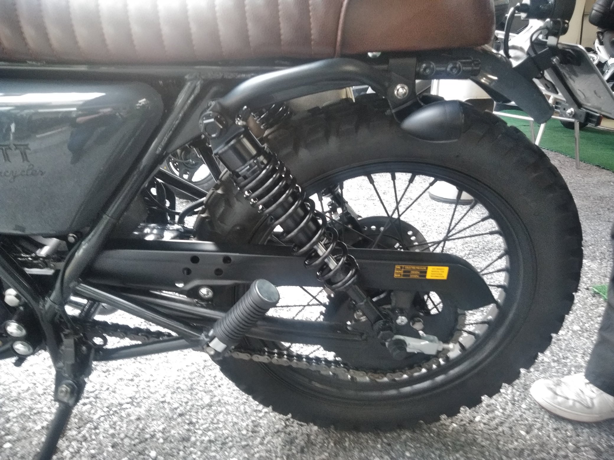 mutt motorcycles LIRICAオリジナルサスペンション