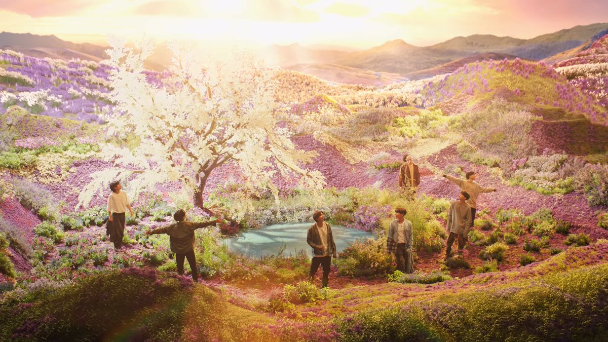   #StayGoldMV is a piece of art, nothing less. The MV tells an intricate story, the kind that seems to contains several layers of understanding... and when you think you& #39;re done, gives you more to think about.Here is what I see in this MV. Follow the thread! @BTS_twt