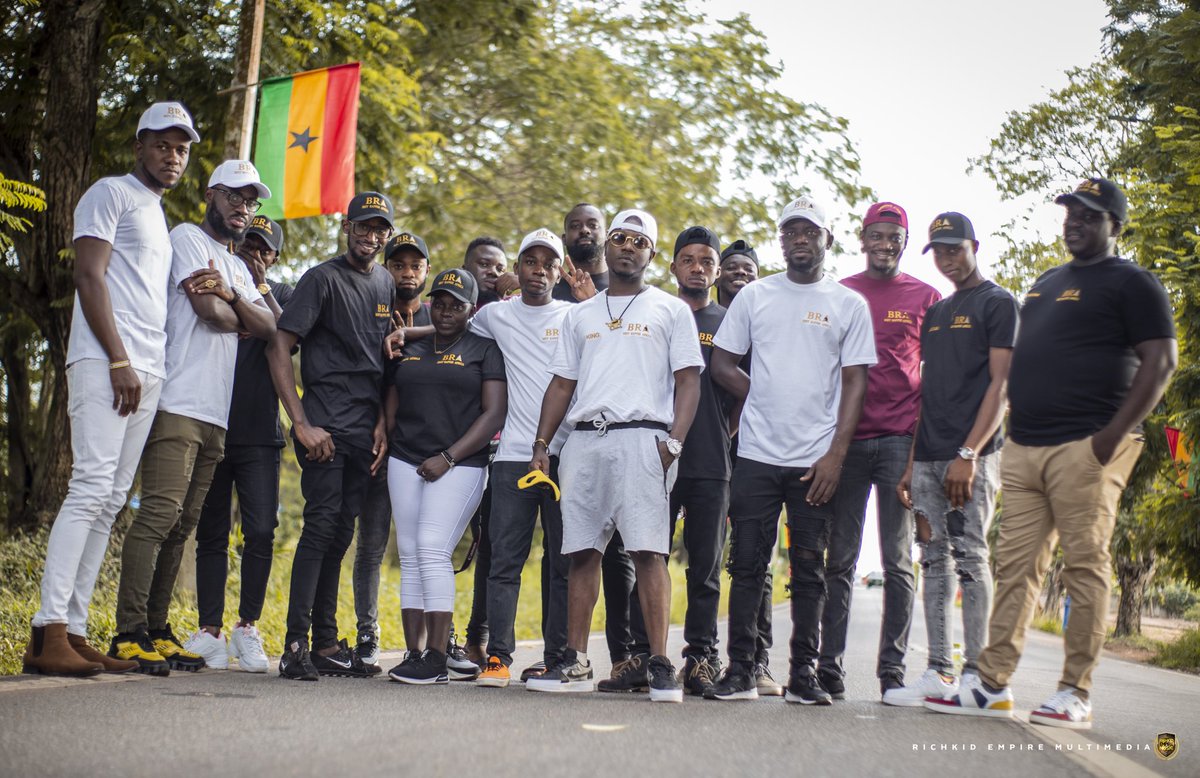 Flowkingstone_'s tweet image. La Familiar ❤️ #Flowkingdom