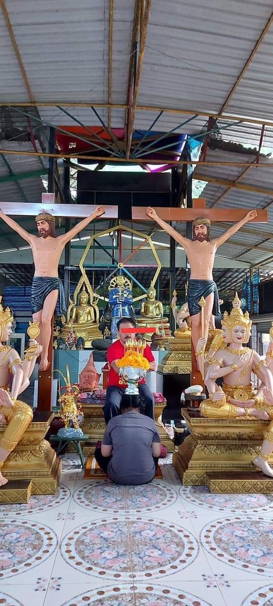 mong_1990's tweet photo. ร่างทรงยุค 4G ต้องทรงมันทุกศาสนา ฮินดู พุทธ คริสต์ ขาดแต่อิสลาม เพื่อความอยู่รอด เพื่อปากท้อง เมื่อค่างวดรถ-บ้าน มาจ่อทุกเดือน https://t.co/Eainl2H2a8