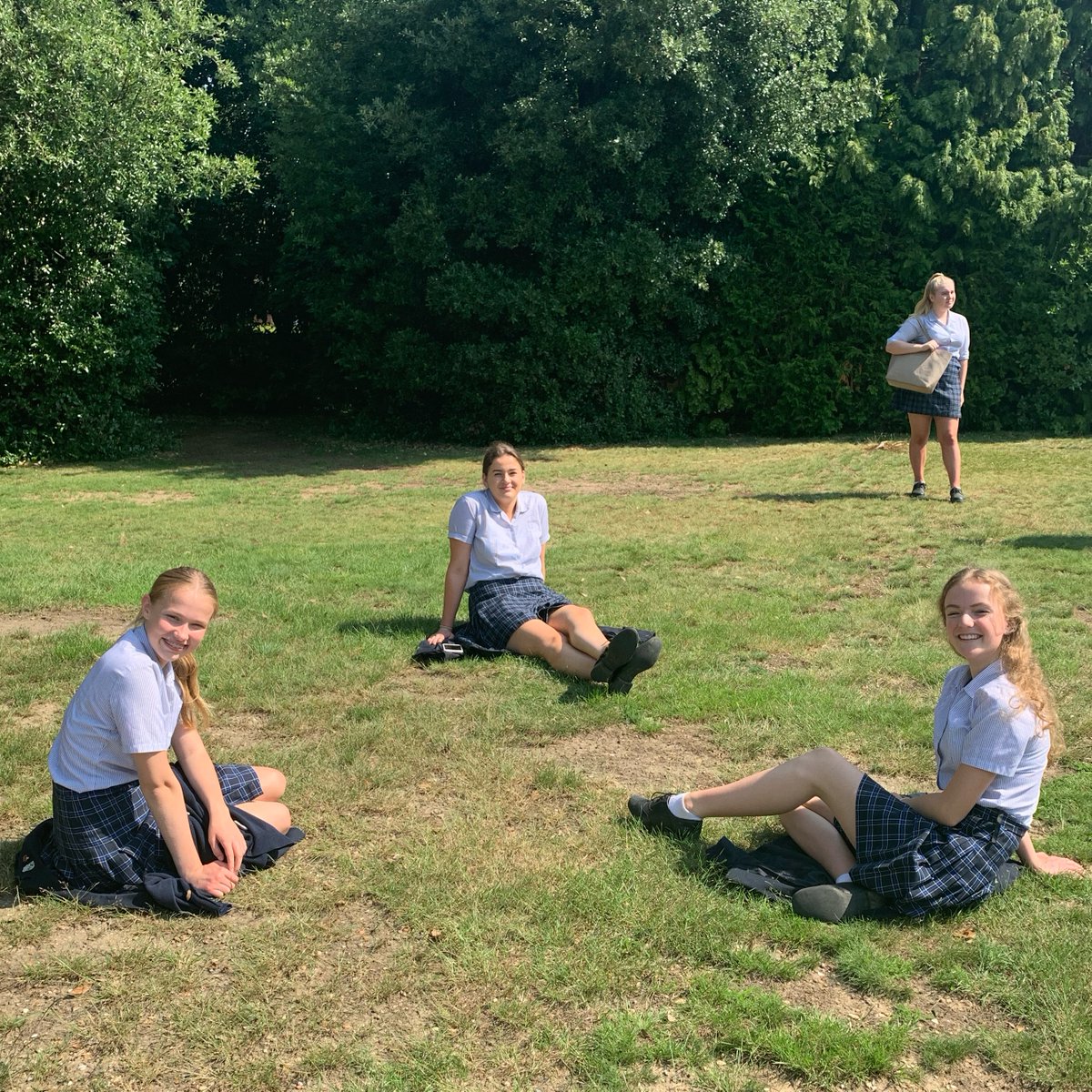 DunottarHead's tweet photo. It has been great to welcome back our Year 10 and 12 pupils to school this week. It was lovely to see so many smiling and enthusiastic faces! I am extremely proud of our Dunottar family and have really missed our wonderful pupils! #BeYourBest #BeTogether https://t.co/w0VfWRbO8g