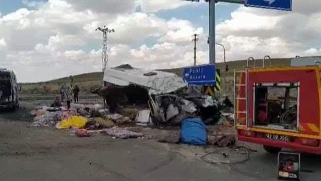 Şanlıurfa'nın Eyyübiye ilçemize Bağlı Yukarı Yazıcı Mahallemizden
Trafik Kazasında aynı aileden Olan 6 Kardeşimize Allah’tan Rahmet Yaralılarımıza Acil Şifalar Diliyorum.

Başımız Sağolsun