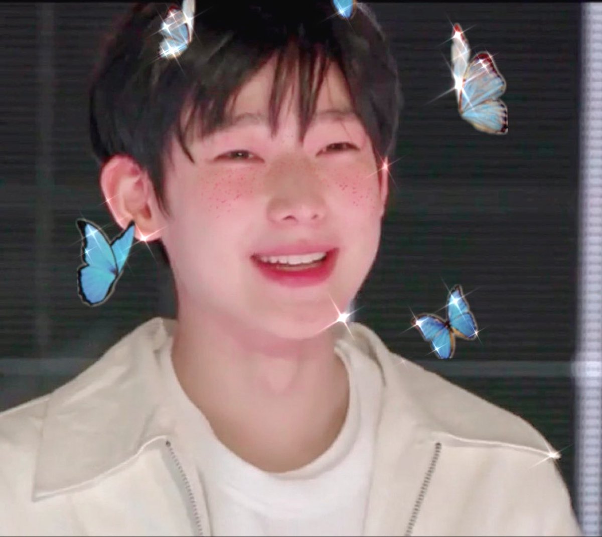 Beyoumind's tweet image. น้องน่ารักหอมนมผงตัวเร้ก3เซน🤏🏻🧃✨
#ILAND #I_LAND #ILAND_EP1 #SUNOO