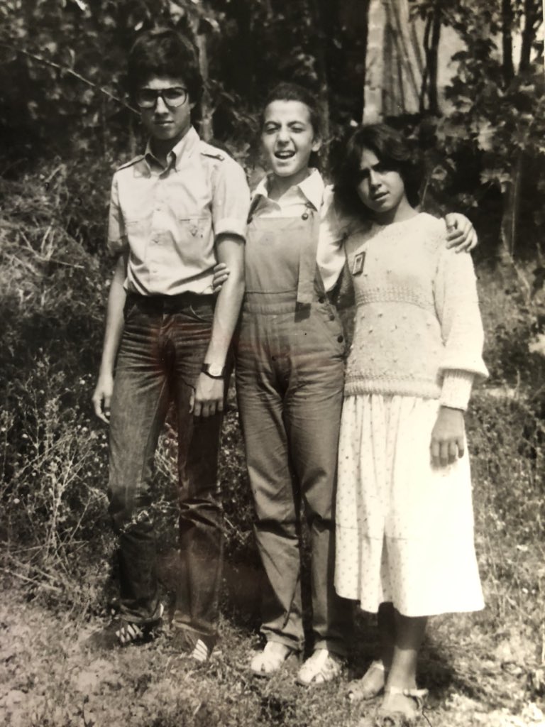 Lulucazzu's tweet photo. mia madre e i miei zii https://t.co/toZTuV5sZz