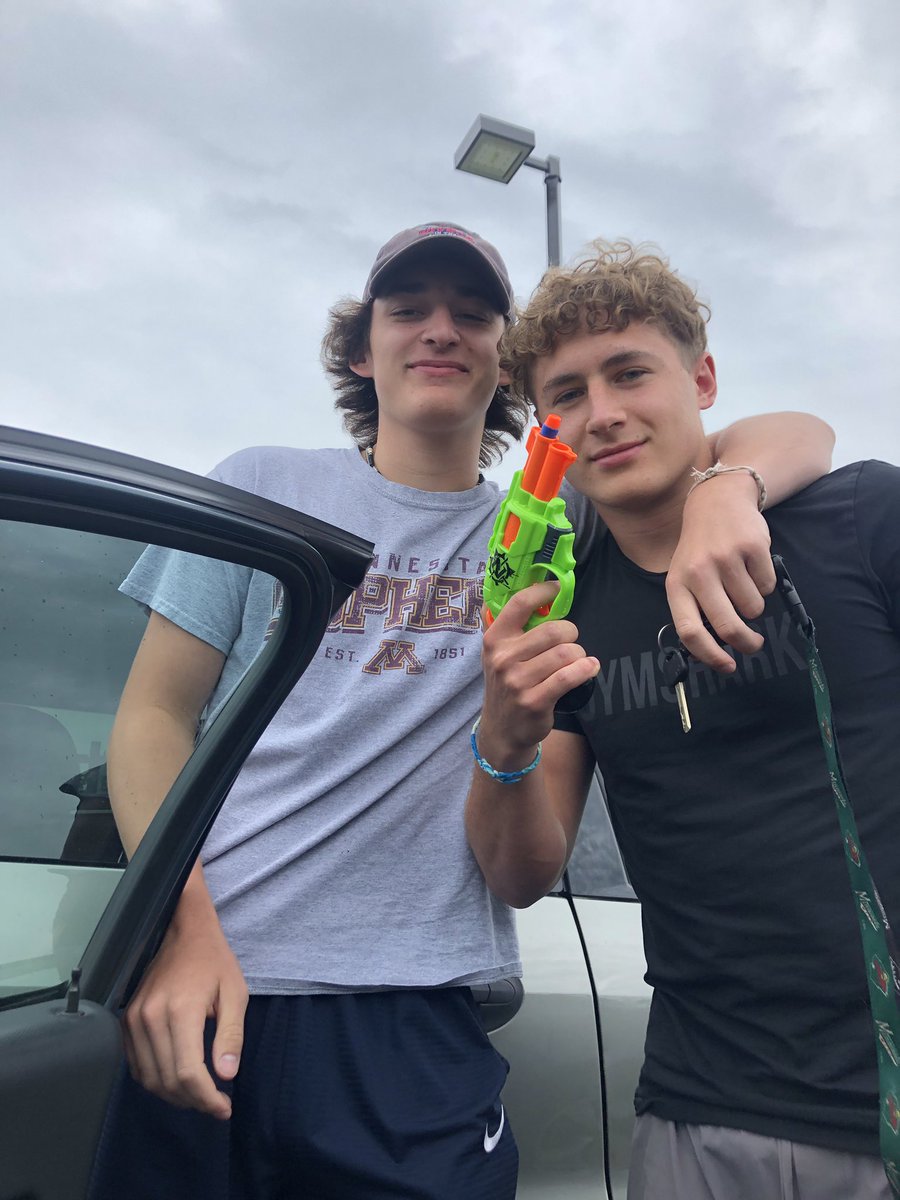 aa_alcoholics's tweet photo. Faolan with the kill on Alex with the finger blaster @WoodburyNerf https://t.co/nfEapqkMWi