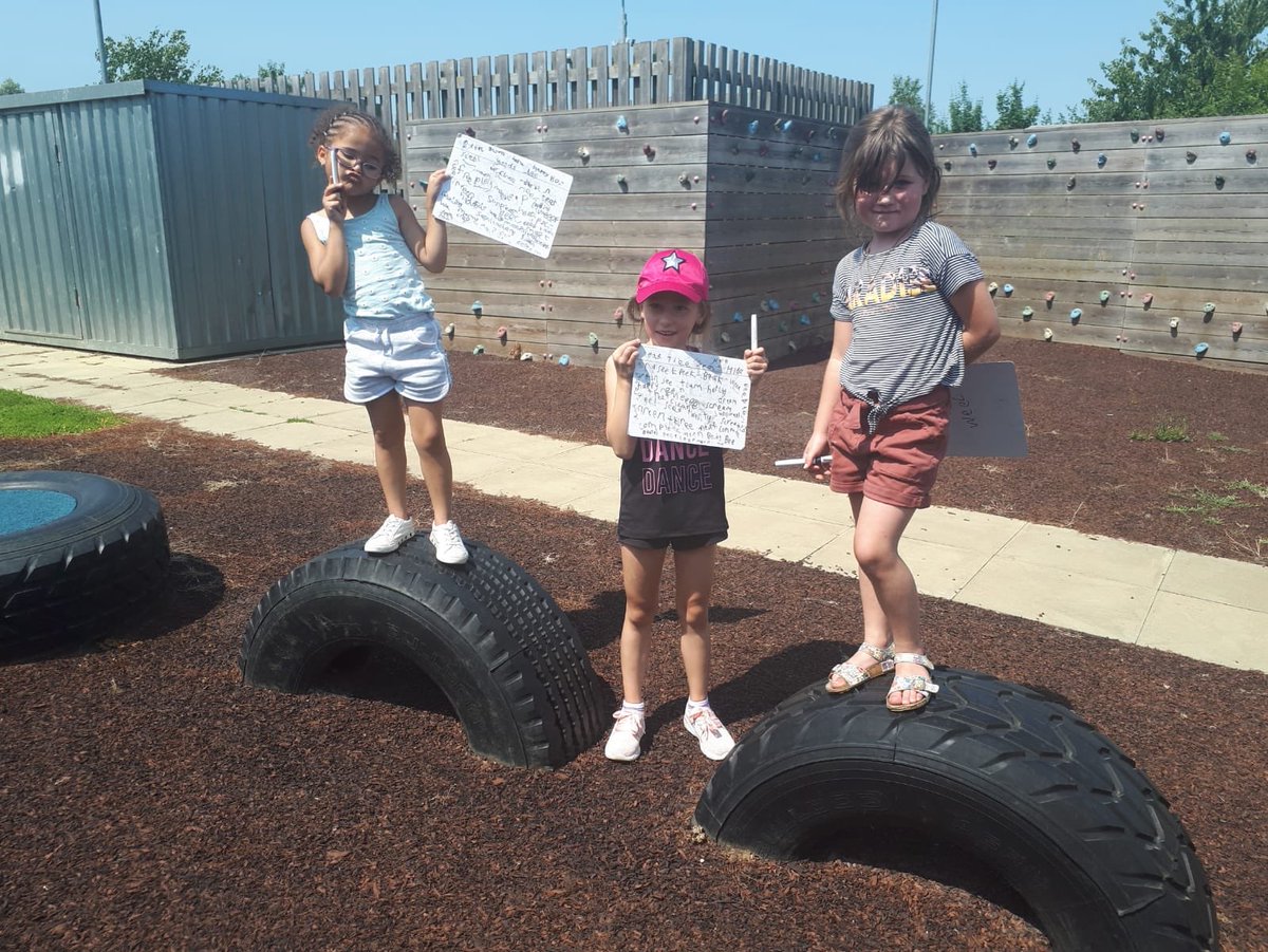 kfoley09's tweet photo. Our bubble did so well in the heat this week. They explored the school grounds, searching for their phonic sounds and discussing alternative spellings for them. They love to strike a pose! Super 🌟@MissMayhewKBA, @MrsUnderwood8, @Ciach3, @MrsONeillKBA https://t.co/OPGhRzL0iu